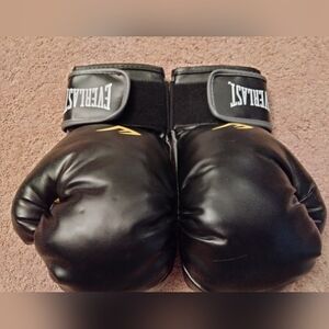 Everlast Black Boxing Gloves